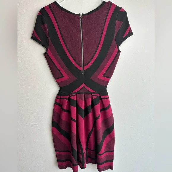 Alya Black and Pink/Red Mini Geometric Knit Dress Size Small - Picture 2 of 5